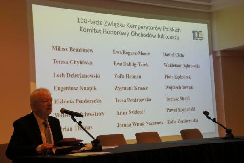 Mieczysław Kominek, Prezes ZKP dekady 2015–2025, prezentuje Komitet Honorowy Obchodów Jubileuszu 100-lecia ZKP; fot. Marta Skotnicka-Karska